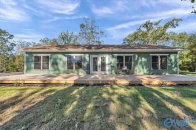 Lake Home For Sale in Guntersville, Alabama
