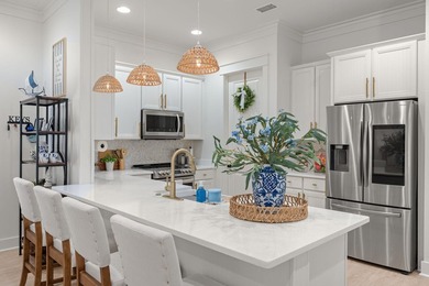 Price Improvement! Incredibly charming home! This beautiful 3 - photo 4