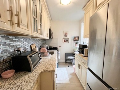 Welcome to a charming and well-located studio in the heart of - photo 4