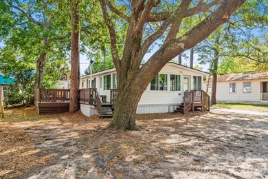 X-LARGE DOUBLE CORNER LOT WITH CAROLINA ROOM, GARAGE, CARPORT - photo 5
