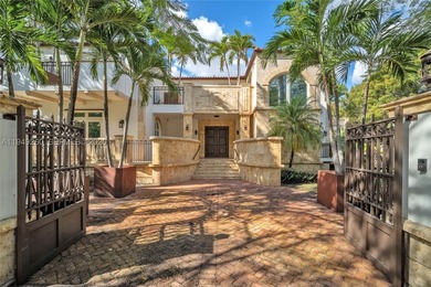 Situated on iconic South Miami Avenue, this exceptional luxury - photo 11