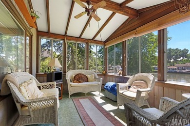Welcome to your charming waterfront retreat on Nippersink Creek! - photo 11