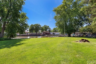 Welcome to your charming waterfront retreat on Nippersink Creek! - photo 13