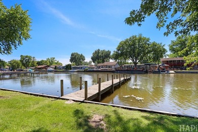 Welcome to your charming waterfront retreat on Nippersink Creek! - photo 14
