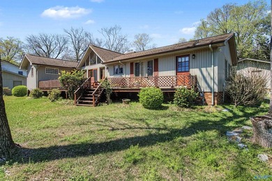 Waterfront living in the heart of Guntersville on Buck Island - photo 14