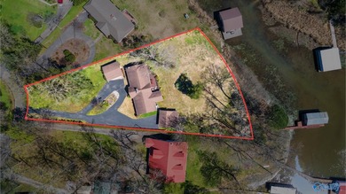 Waterfront living in the heart of Guntersville on Buck Island - photo 16