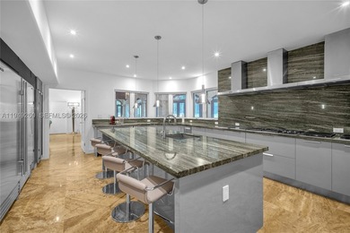Situated on iconic South Miami Avenue, this exceptional luxury - photo 18