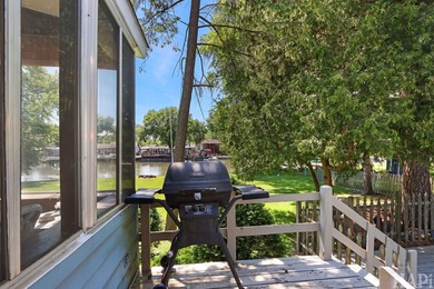 Welcome to your charming waterfront retreat on Nippersink Creek! - photo 22