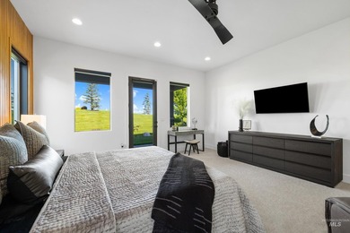 Meticulously maintained & in nearly new condition, this - photo 24