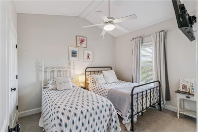 End unit with a large backyard and screened porch in Mariners - photo 25