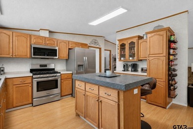 Extensively renovated, this fully fenced 17.71-acre East Texas - photo 28
