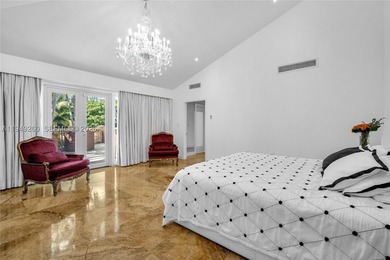 Situated on iconic South Miami Avenue, this exceptional luxury - photo 28
