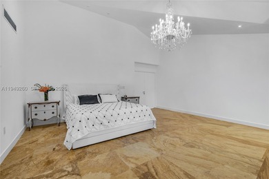 Situated on iconic South Miami Avenue, this exceptional luxury - photo 29
