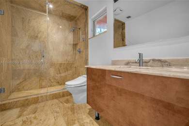 Situated on iconic South Miami Avenue, this exceptional luxury - photo 30