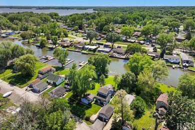 Welcome to your charming waterfront retreat on Nippersink Creek! - photo 30