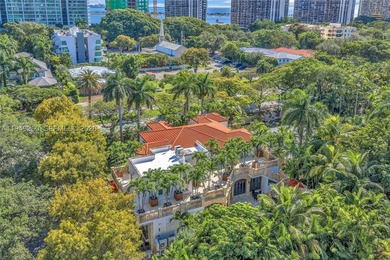 Situated on iconic South Miami Avenue, this exceptional luxury - photo 33