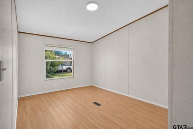 Extensively renovated, this fully fenced 17.71-acre East Texas - photo 34