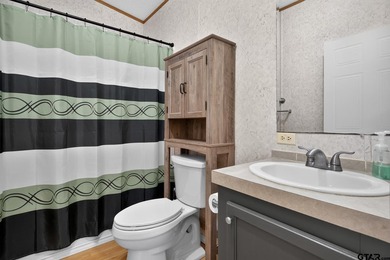 Extensively renovated, this fully fenced 17.71-acre East Texas - photo 35
