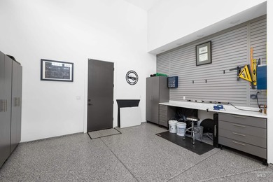 Meticulously maintained & in nearly new condition, this - photo 41