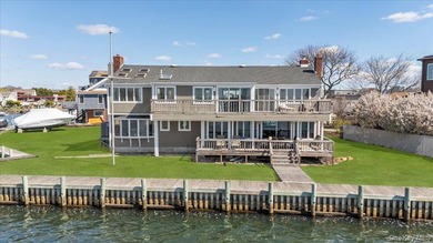 Wake up each morning to sweeping, unobstructed water views and - photo 4