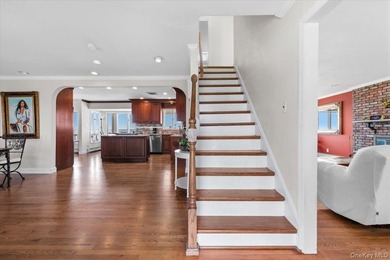 Wake up each morning to sweeping, unobstructed water views and - photo 7