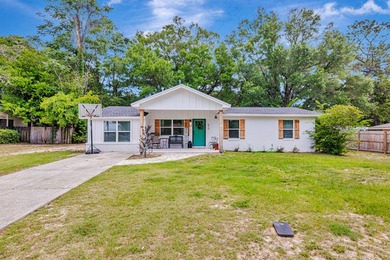 Completely Remodeled & Ready for Your Family in Valparaiso! - photo 2