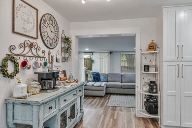 Completely Remodeled & Ready for Your Family in Valparaiso! - photo 9