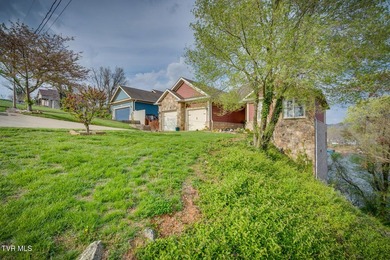 **WHAT A EXTRAORDINARY LAKE HOME WITH SPECTACULAR 180 DEGREE - photo 4