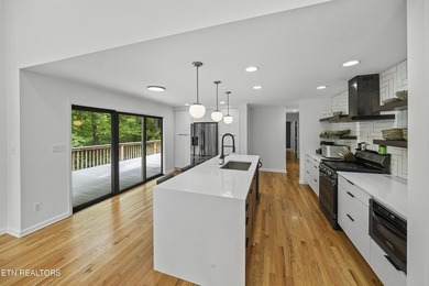 FRESH NEW PRICE AND A BRAND NEW DECK! Stunning mid-century - photo 12