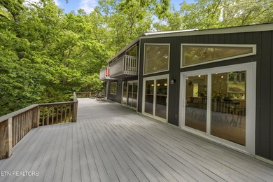 FRESH NEW PRICE AND A BRAND NEW DECK! Stunning mid-century - photo 14