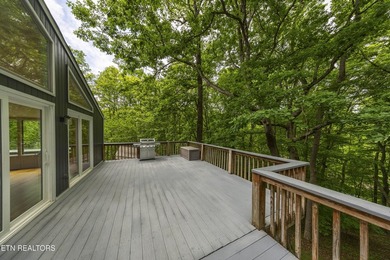 FRESH NEW PRICE AND A BRAND NEW DECK! Stunning mid-century - photo 15