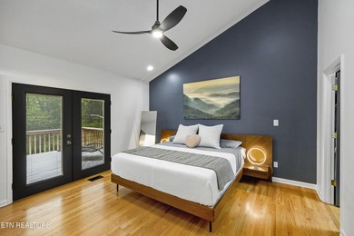 FRESH NEW PRICE AND A BRAND NEW DECK! Stunning mid-century - photo 16