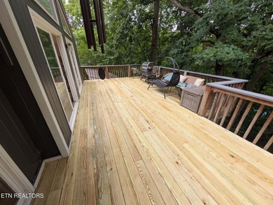 FRESH NEW PRICE AND A BRAND NEW DECK! Stunning mid-century - photo 18