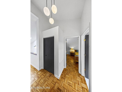 FRESH NEW PRICE AND A BRAND NEW DECK! Stunning mid-century - photo 25