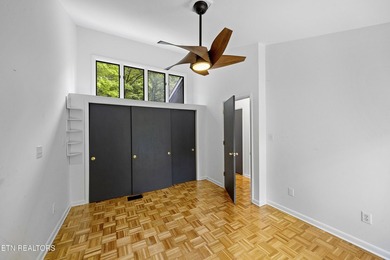 FRESH NEW PRICE AND A BRAND NEW DECK! Stunning mid-century - photo 27