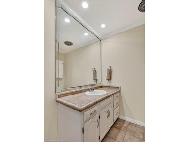 Welcome to one of Paris' most beautifully maintained properties! - photo 31