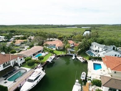 This Sophisticated and elegant residence offers over 5,000 sq ft - photo 33
