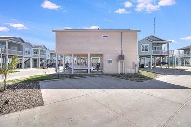 Welcome to your coastal retreat in Rockport, Texas! This - photo 33