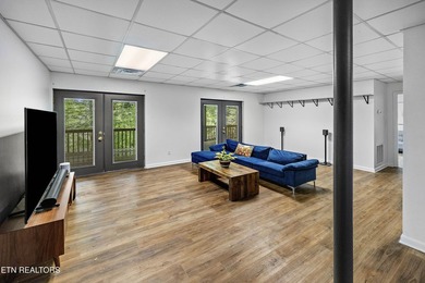 FRESH NEW PRICE AND A BRAND NEW DECK! Stunning mid-century - photo 35