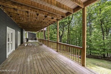 FRESH NEW PRICE AND A BRAND NEW DECK! Stunning mid-century - photo 37