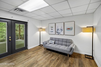 FRESH NEW PRICE AND A BRAND NEW DECK! Stunning mid-century - photo 38