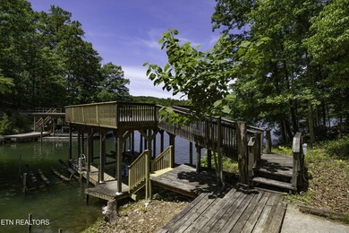 FRESH NEW PRICE AND A BRAND NEW DECK! Stunning mid-century - photo 41