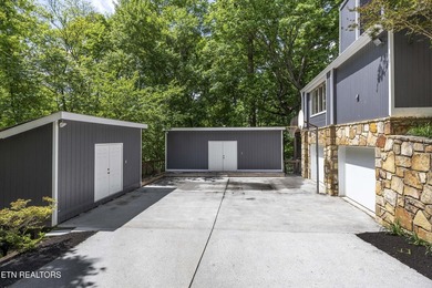 FRESH NEW PRICE AND A BRAND NEW DECK! Stunning mid-century - photo 47