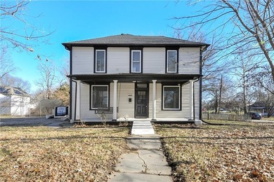 Newly renovated 2-story Duplex, featuring 2-bedoom and 1-bath