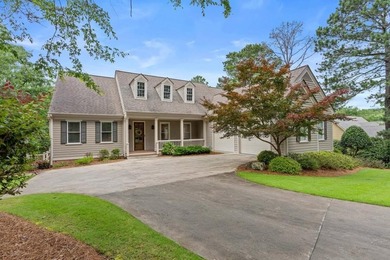 Immaculate Golf-Front Estate Behind the Gates of Reynolds Lake - photo 2