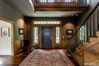 Uber chic shingle-style in A+ location offering magnificent long - photo 8