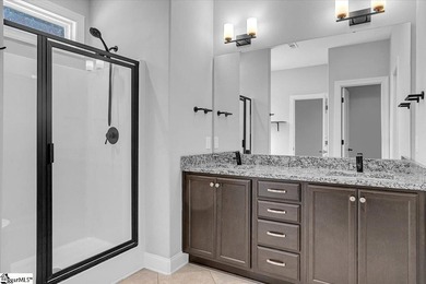 Welcome to this better-than-new craftsman-style ranch, just one - photo 18