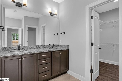 Welcome to this better-than-new craftsman-style ranch, just one - photo 19