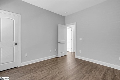Welcome to this better-than-new craftsman-style ranch, just one - photo 28