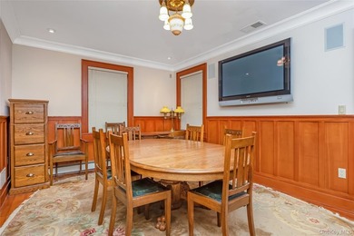 You will fall in love with this stunning colonial home in the - photo 9